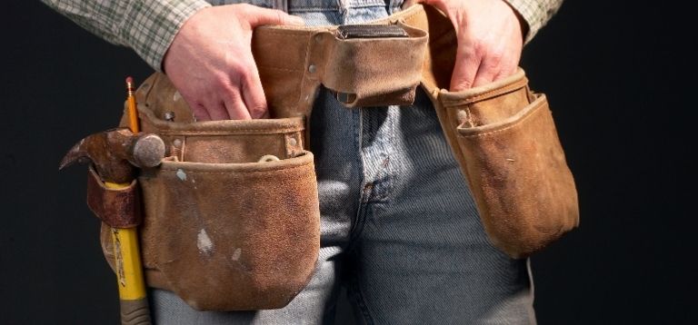 How To Wear a Tool Belt (3)