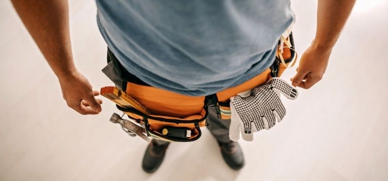How To Wear a Tool Belt (4)